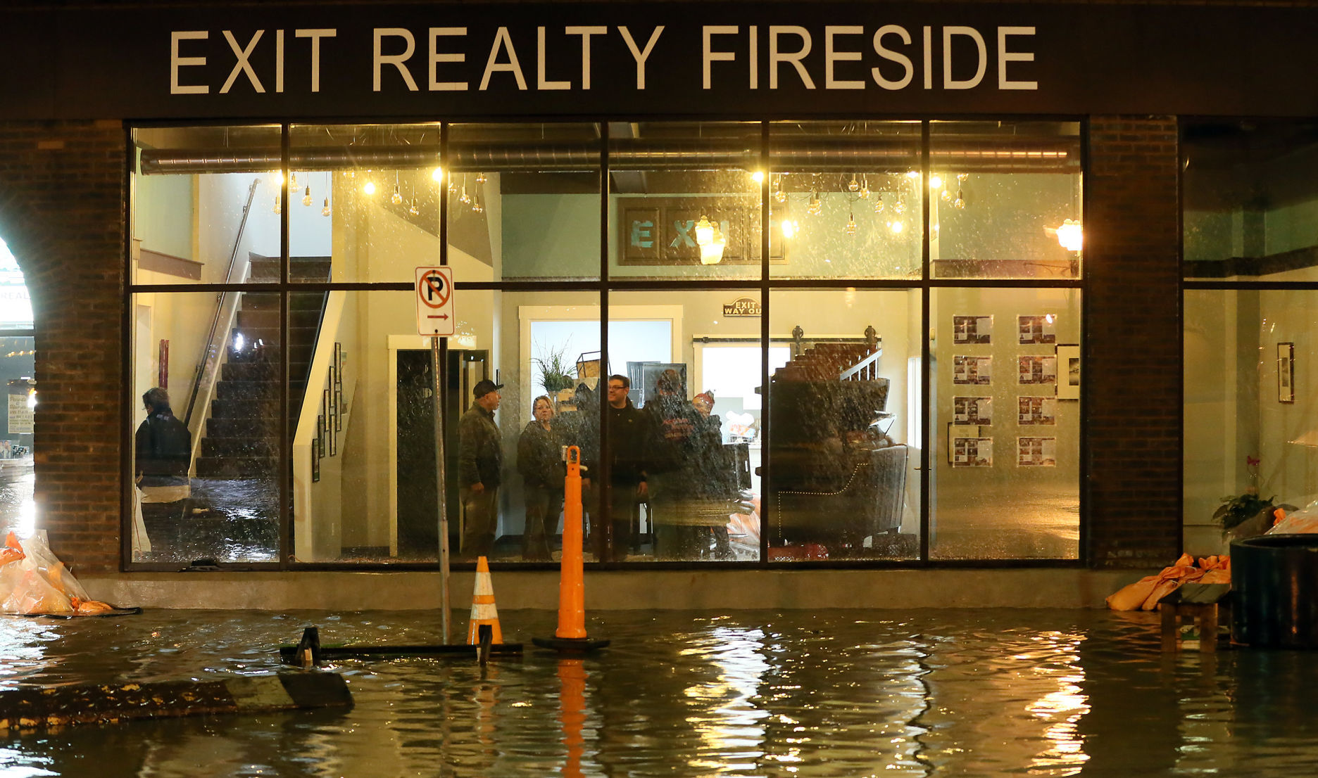 043019-night-flood-006